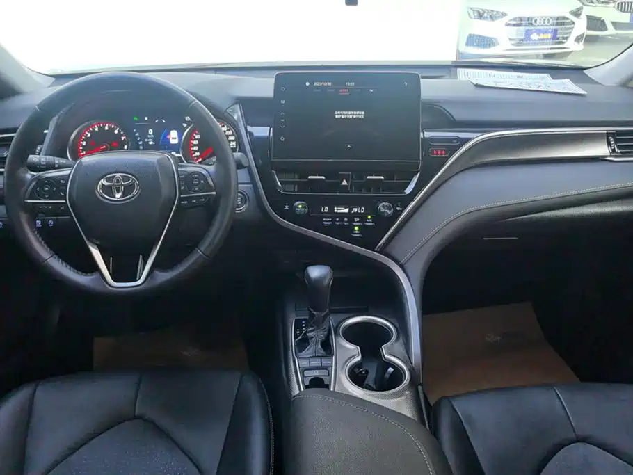 TOYOTA CAMRY