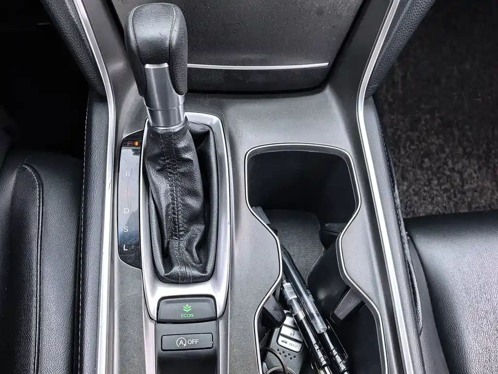 Honda Accord — миниатюра 9