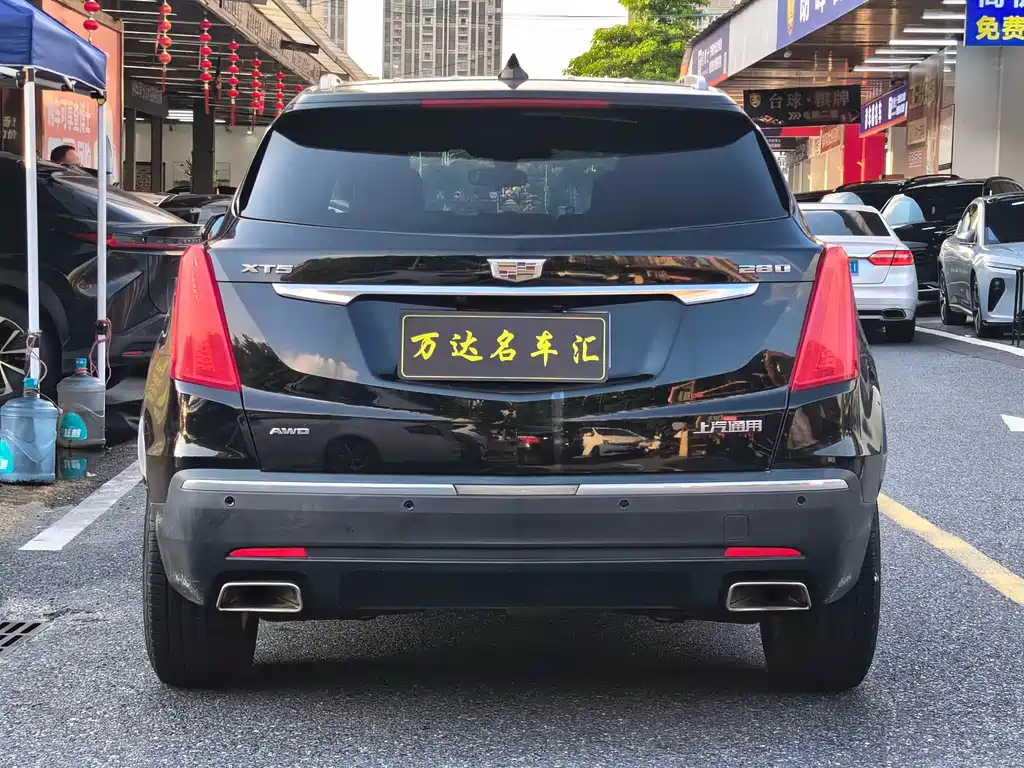 Cadillac XT5 2016 28T