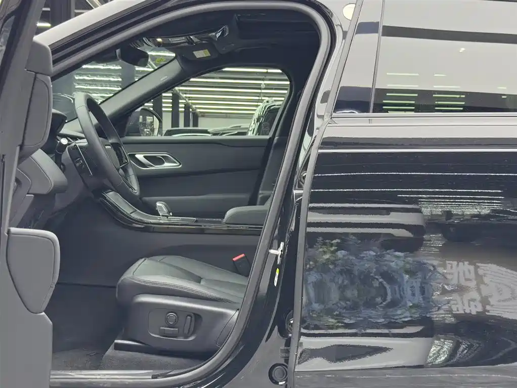 Land Rover Range Rover Velar 2025 Dynamic SE