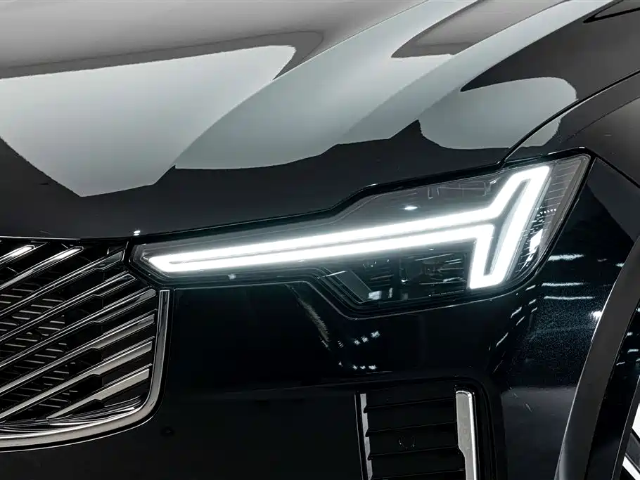 Volvo XC90 PHEV Facelift T8 Smart Vision Luxury Edition 7 seats, фото 4