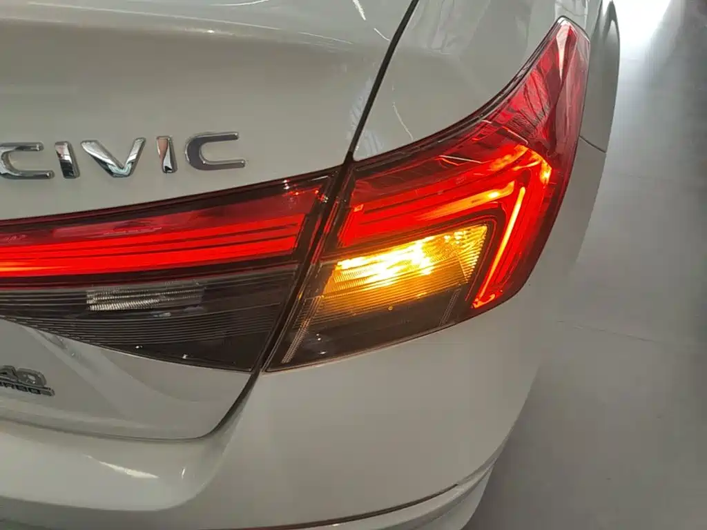 Honda Civic — миниатюра 8