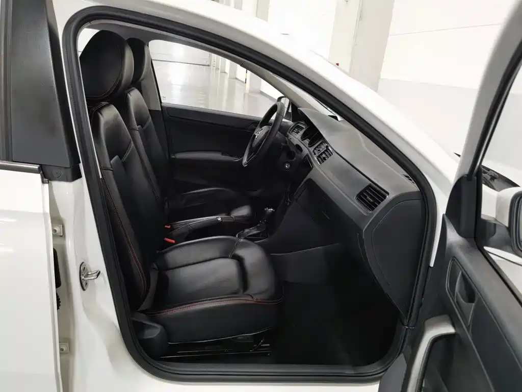 Skoda Rapid Spaceback — миниатюра 23