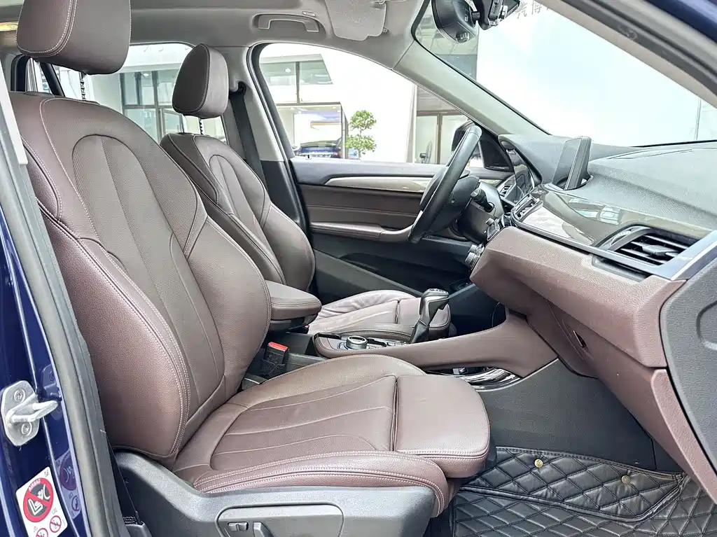 BMW X1 — миниатюра 10