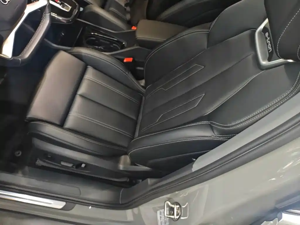 Audi Q4 e-tron — миниатюра 15