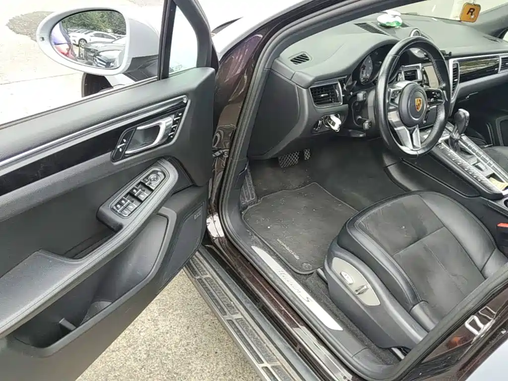 Porsche Macan — миниатюра 16