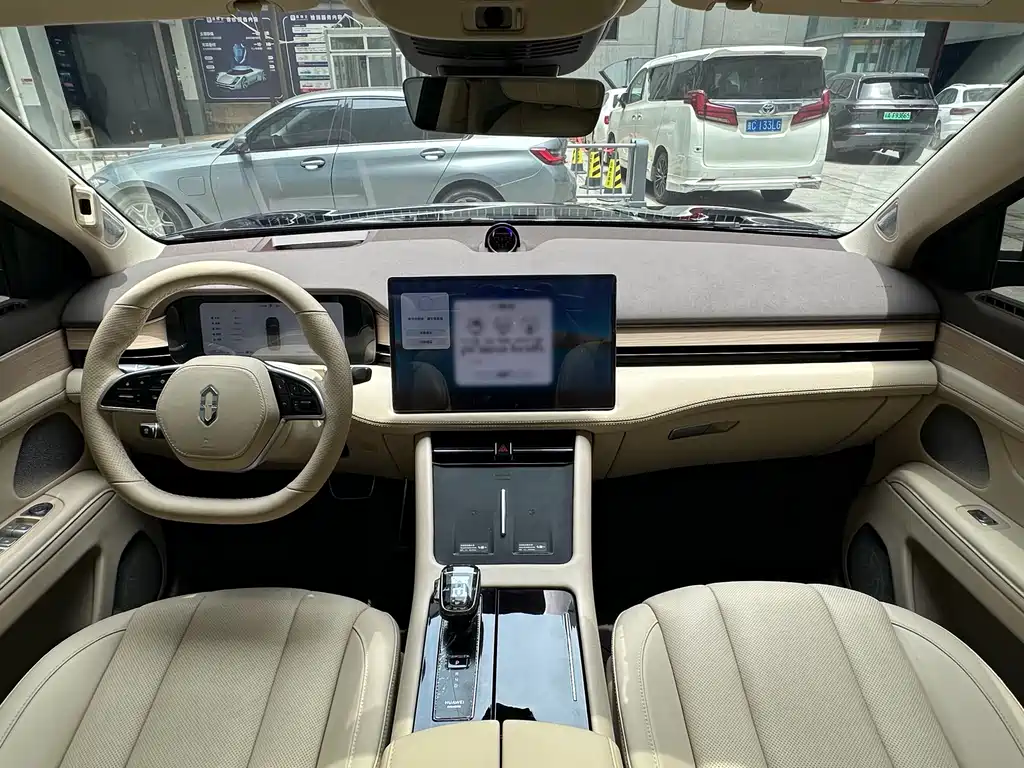 Aito M7 2024 1.5T Smart Drive Pro 5 мест