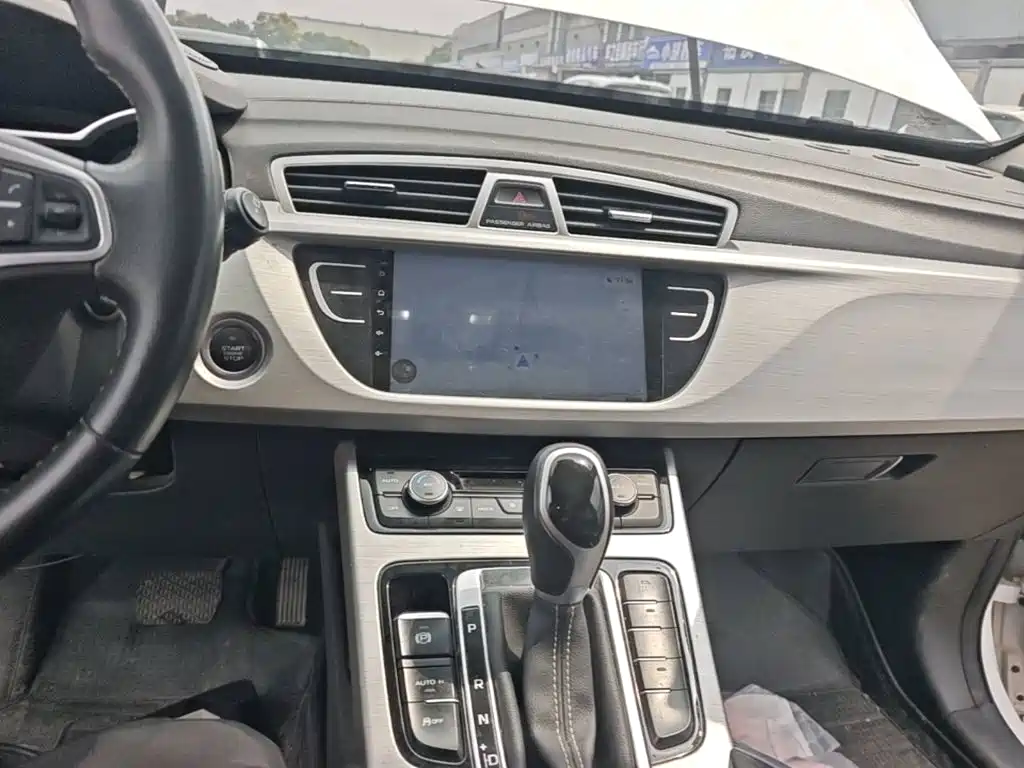 Geely Boyue — миниатюра 13