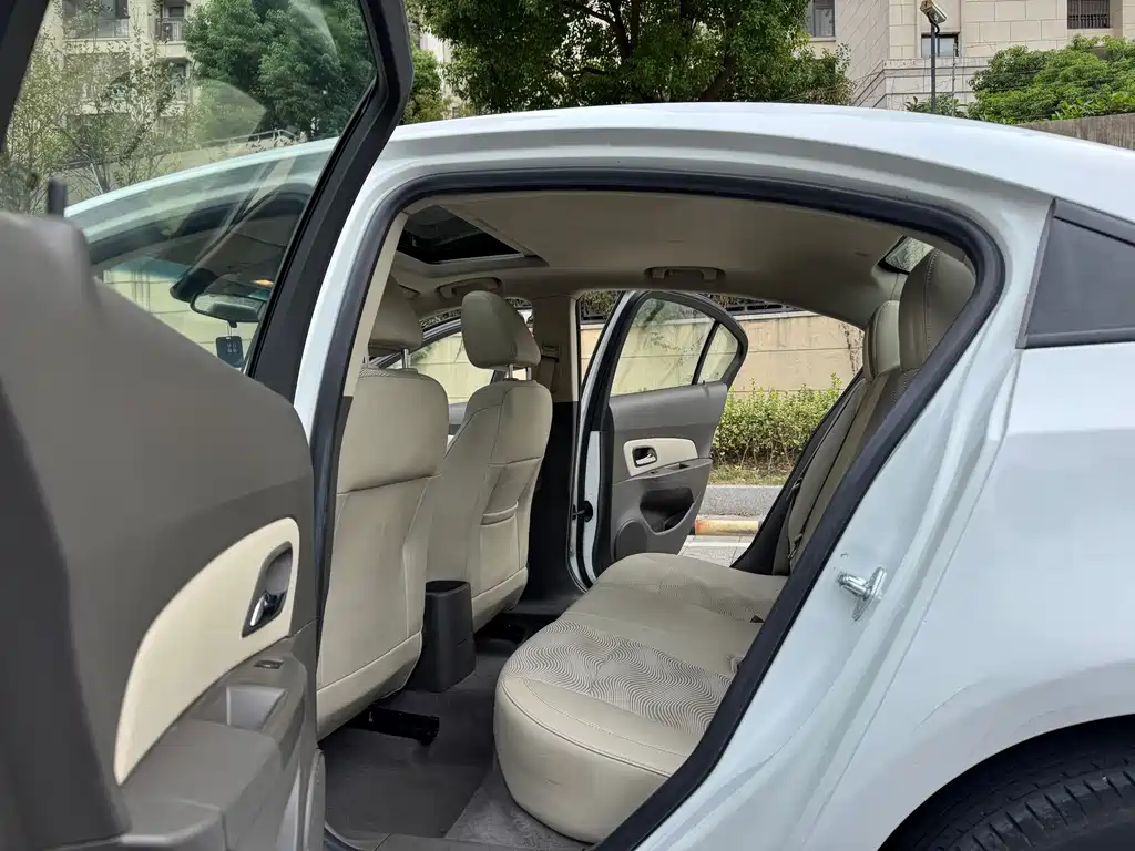 Chevrolet Cruze — миниатюра 9
