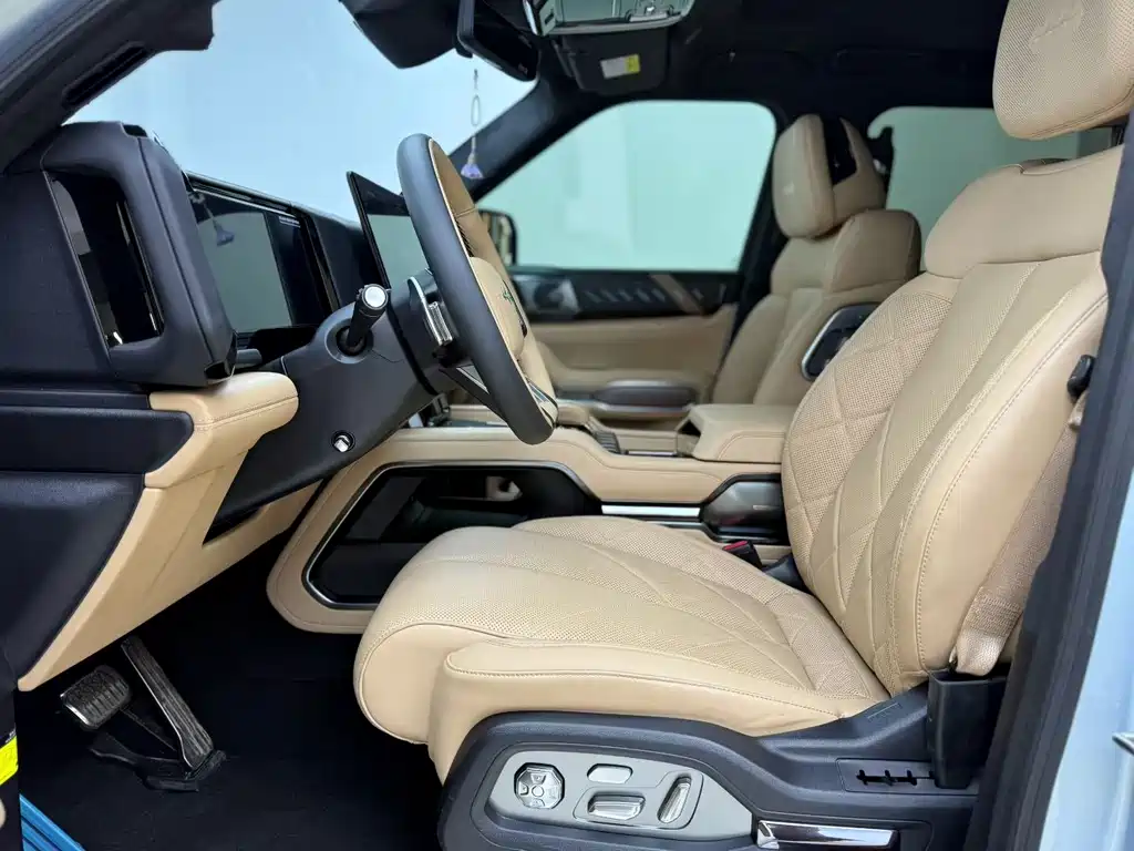 Fangchengbao Leopard 8 8 2025 Flagship 6 мест