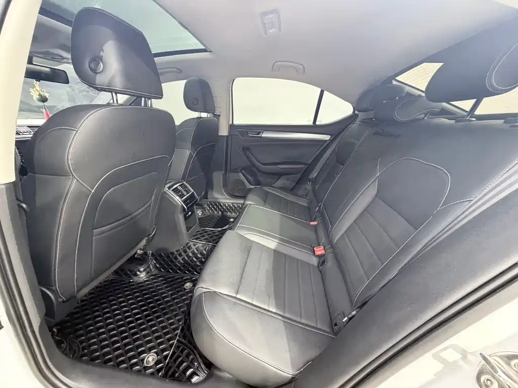 Skoda Superb TSI280 DSG Premium Edition, фото 8