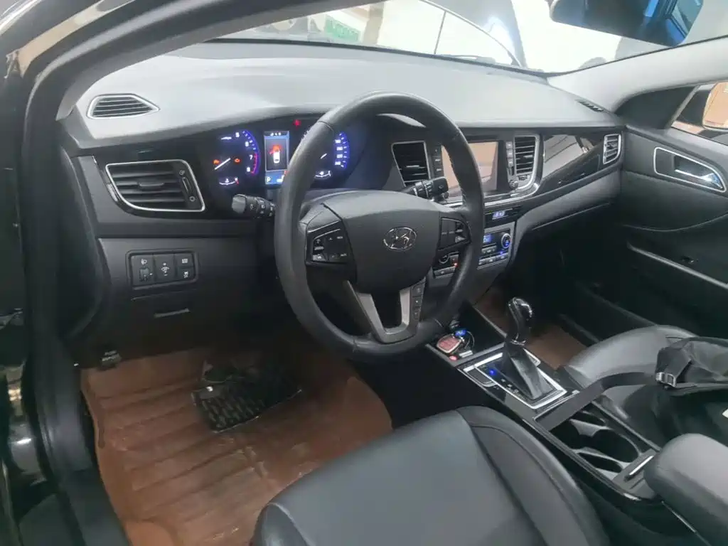 Hyundai Mistra — миниатюра 10