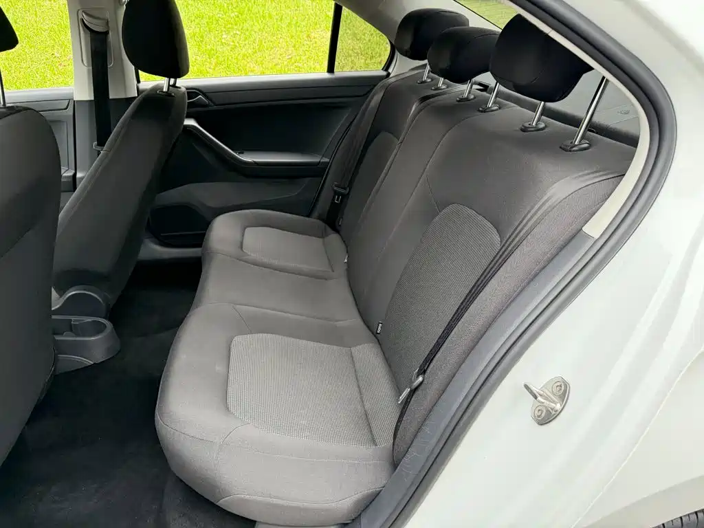 Volkswagen Jetta — миниатюра 12