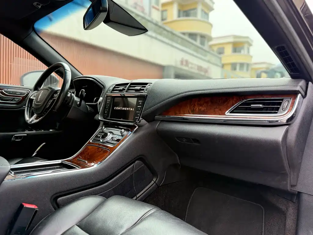 Lincoln Continental 2017 3.0T