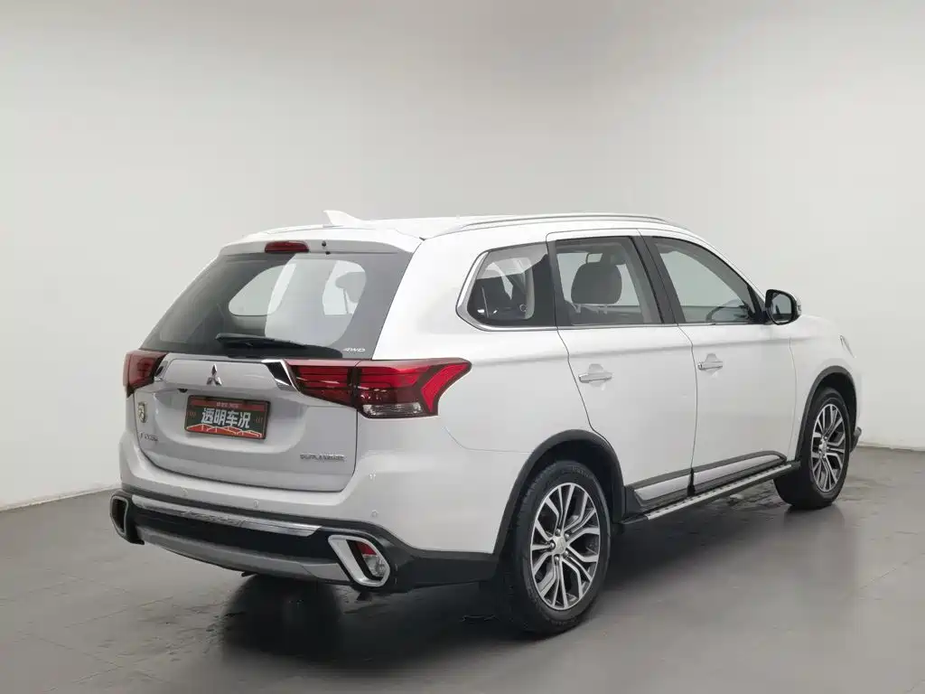 Mitsubishi Outlander — миниатюра 2