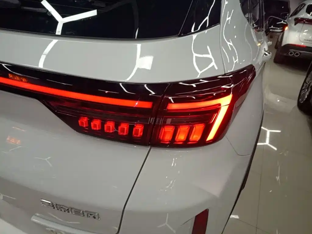 Exeed Zhaofeng — миниатюра 8