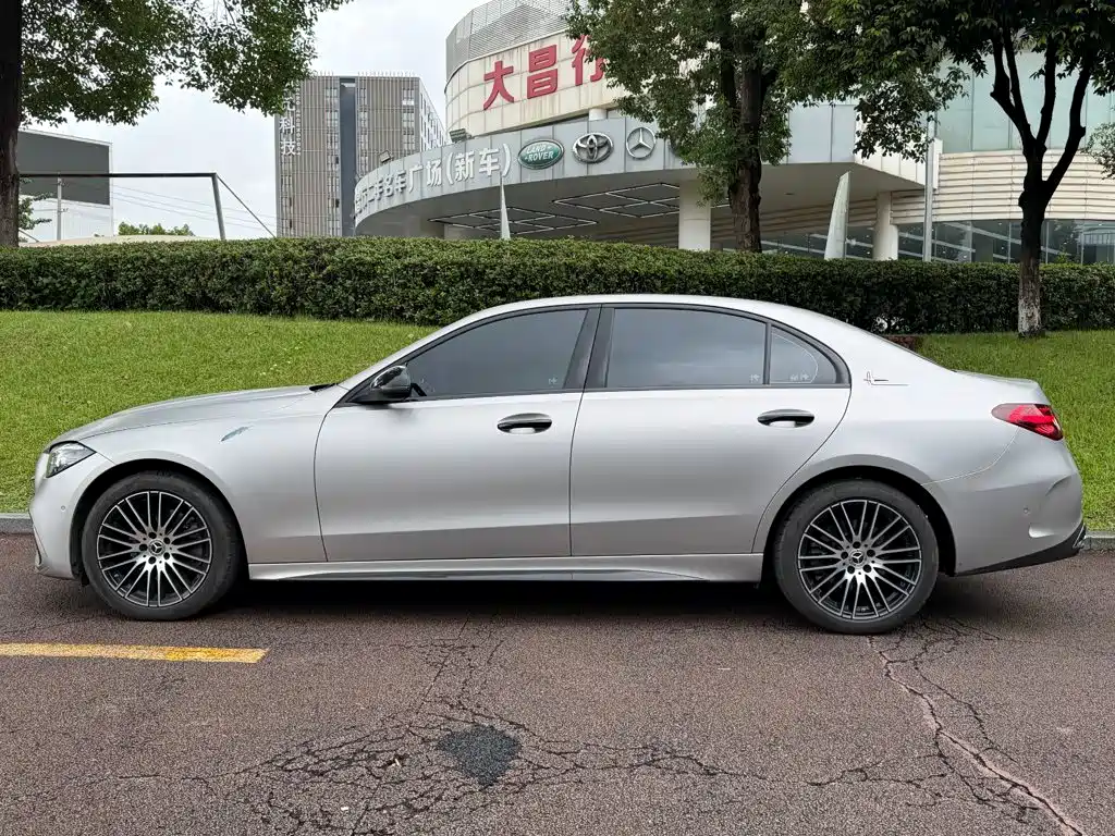 Mercedes-Benz C-Class — миниатюра 3