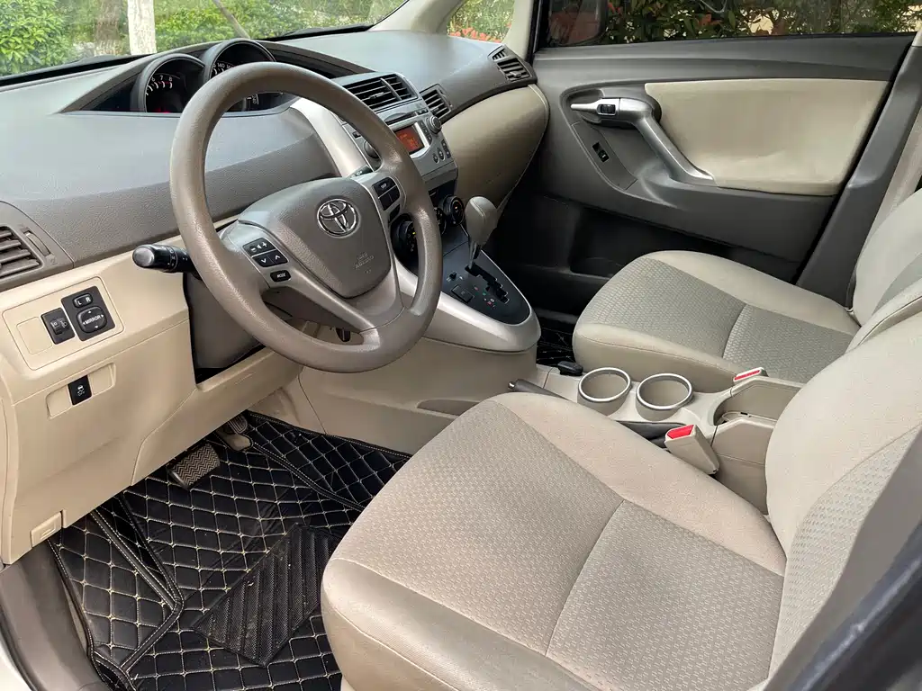 Toyota Verso 2012 180G CVT Comfort