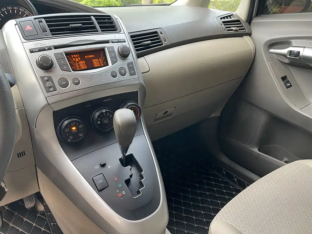 Toyota Verso 2012 180G CVT Comfort