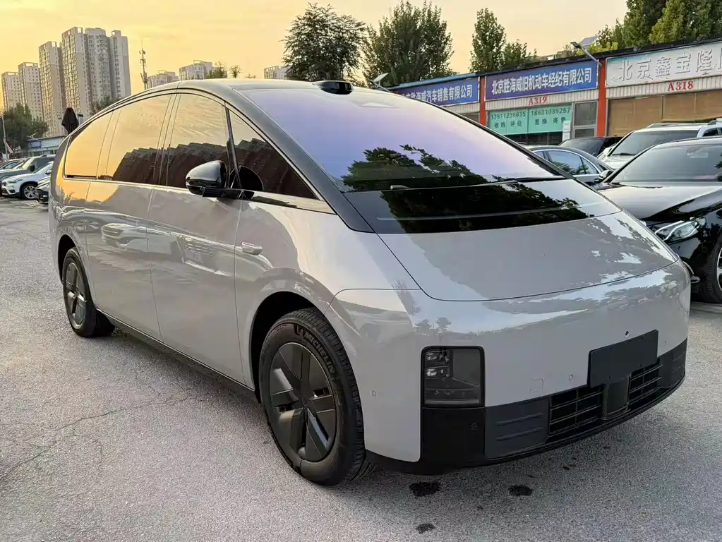 Li Auto Li MEGA — миниатюра 3