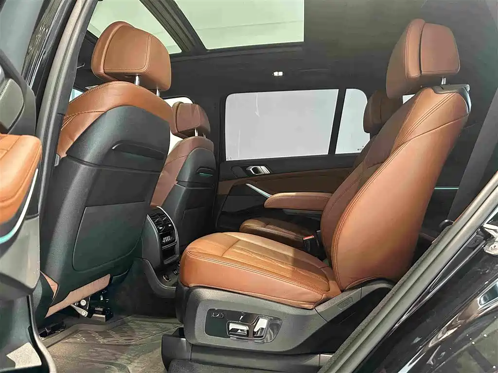 BMW X7 — миниатюра 9