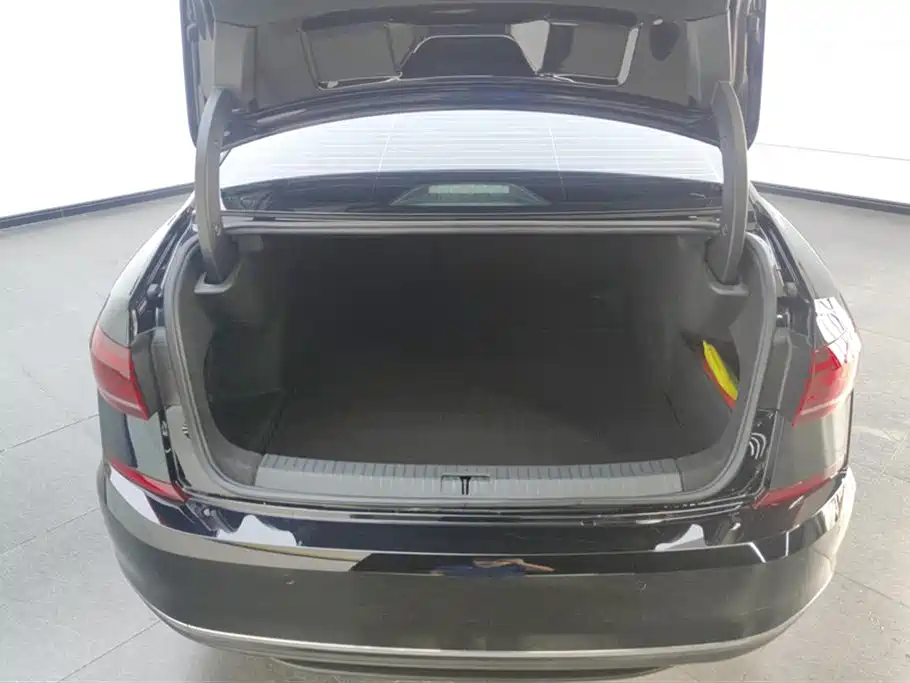 Volkswagen Passat 2025 330TSI Elite