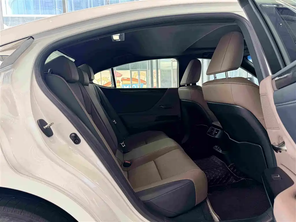 Lexus ES — миниатюра 21