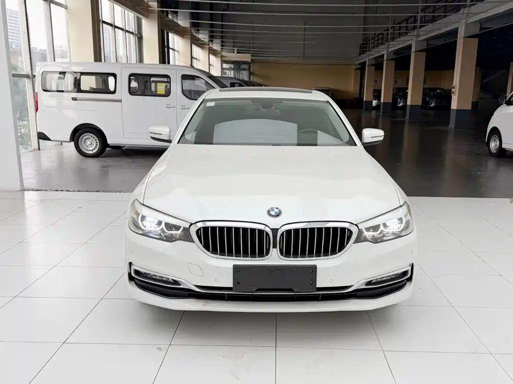 BMW 5 Series — миниатюра 2