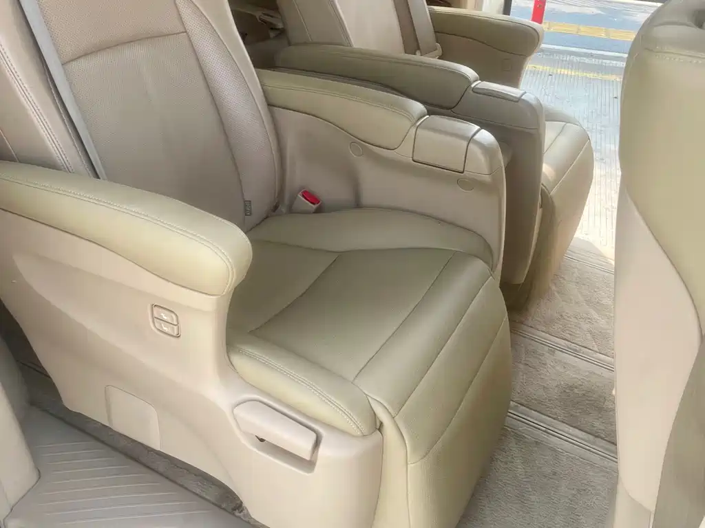 Toyota Alphard — фотографии объявления, Фото 13