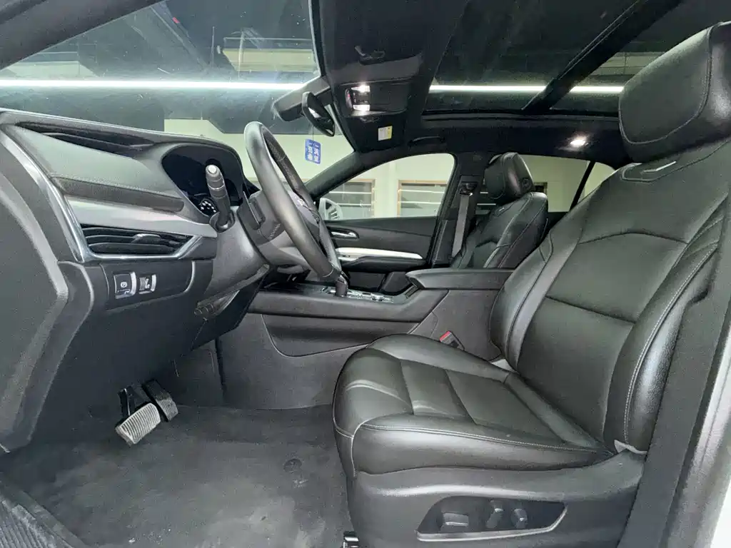 Cadillac XT4 — миниатюра 7