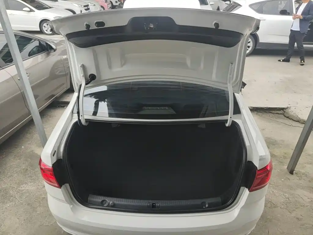 Volkswagen Lavida — миниатюра 19