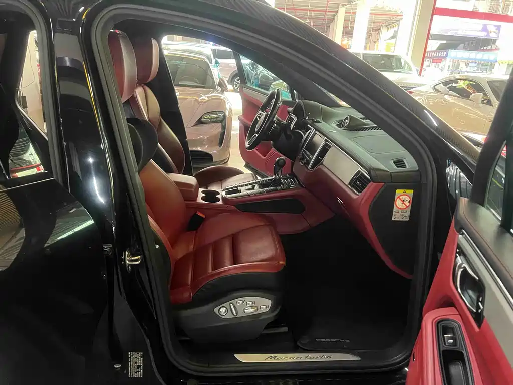 Porsche Macan — миниатюра 7