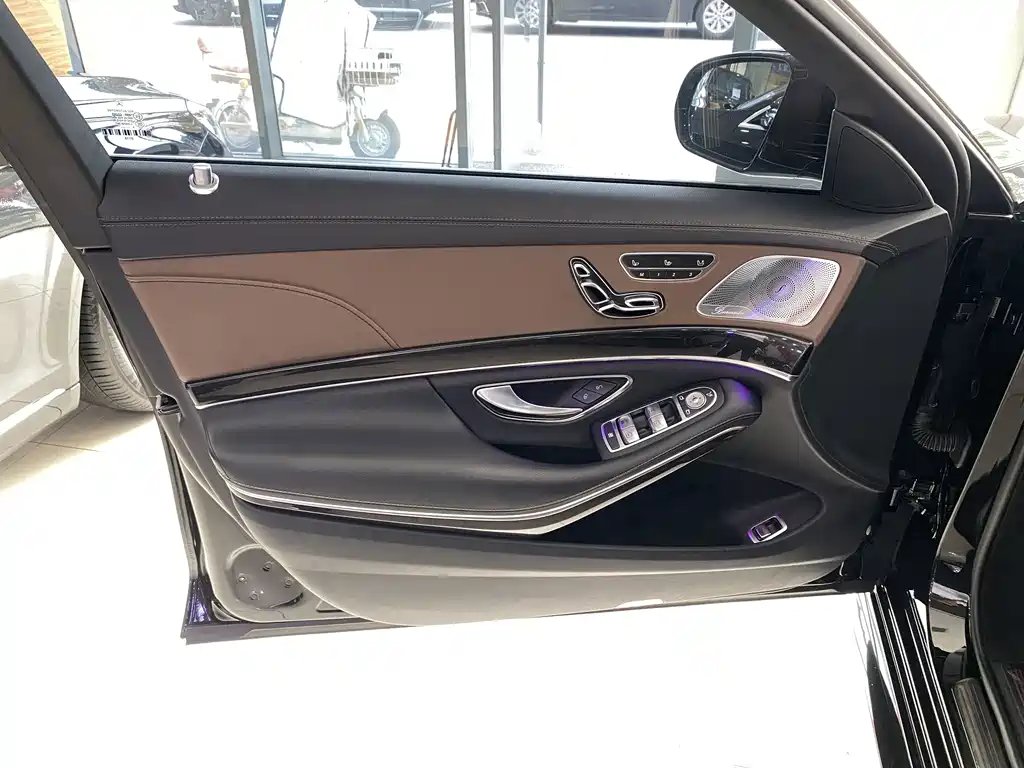 Mercedes-Benz S-Class — миниатюра 11