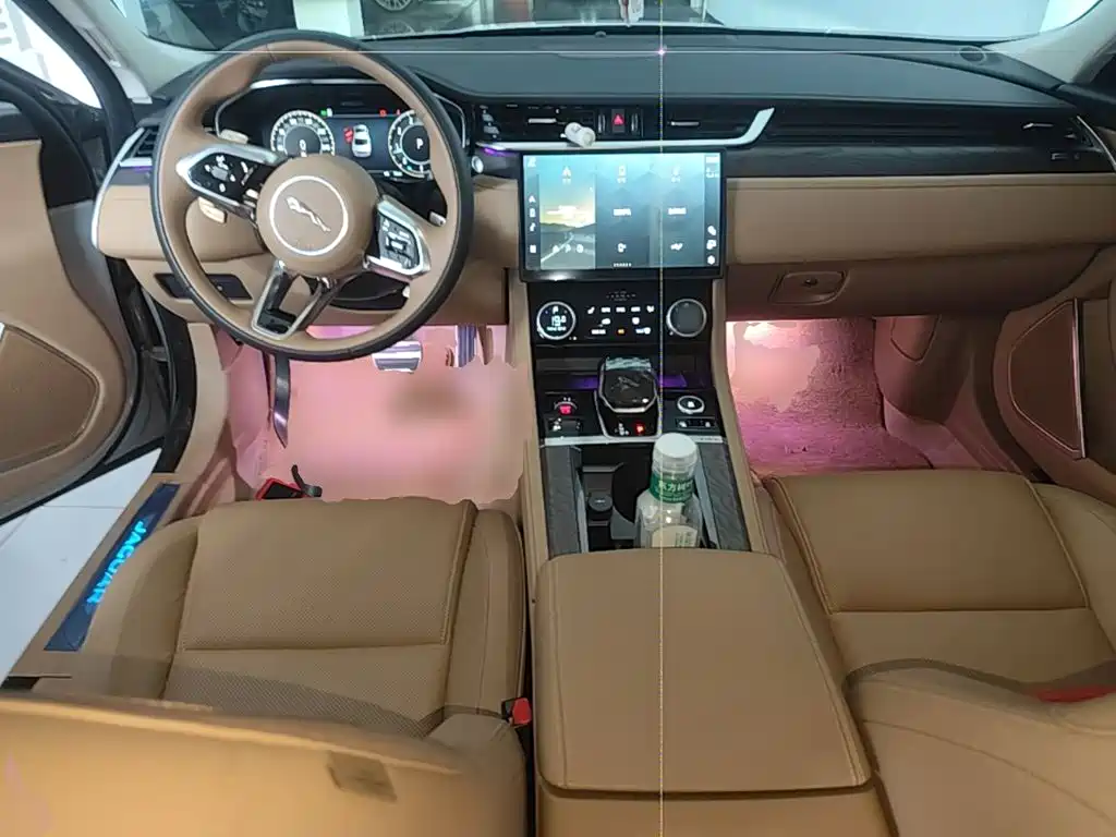 Jaguar XFL — миниатюра 10