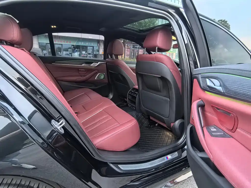 BMW 5 Series — миниатюра 15
