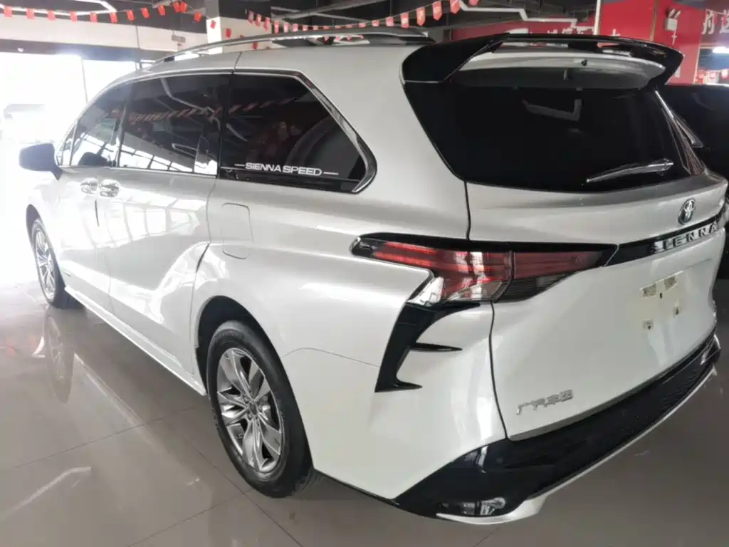 Toyota Sienna — миниатюра 5