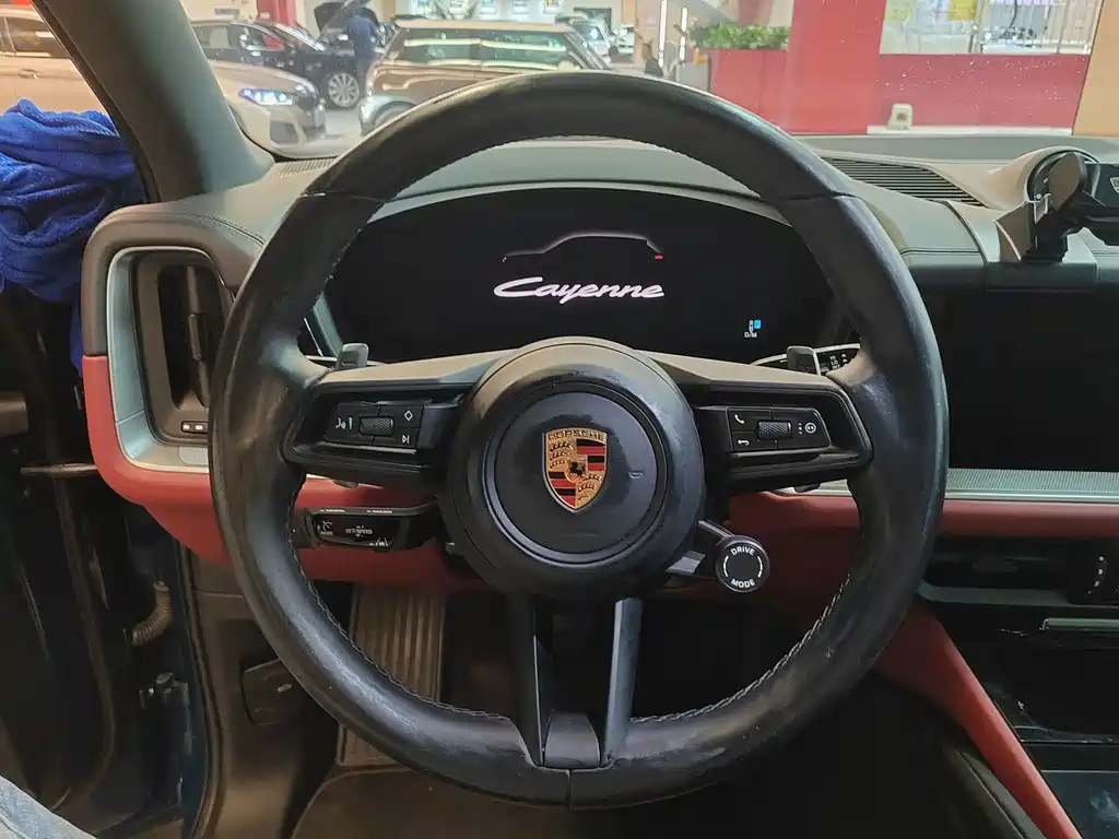 Porsche Cayenne — миниатюра 18