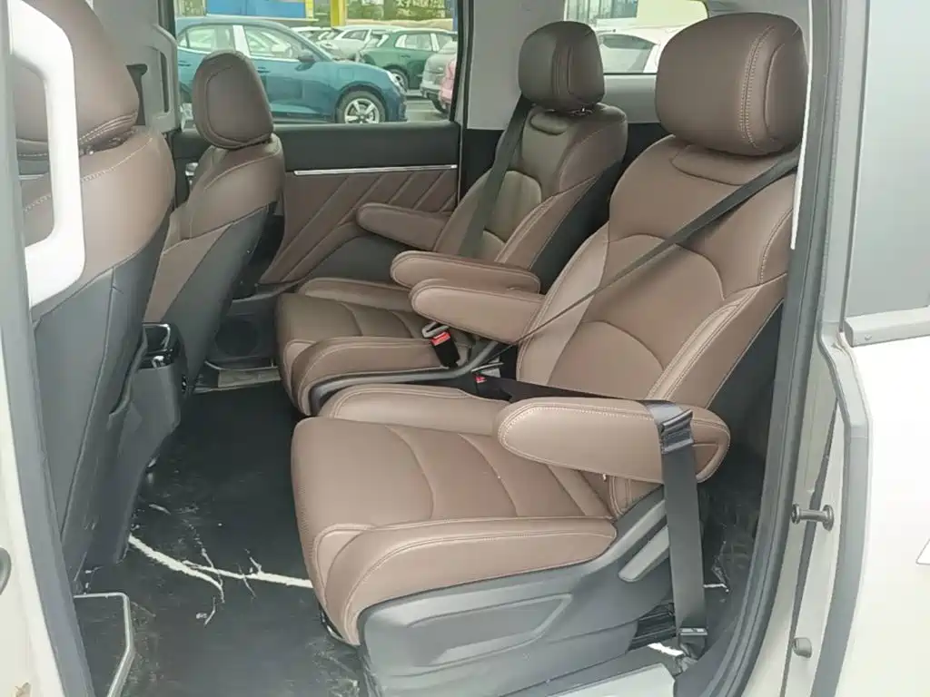 Wuling Xingguang 730 New Energy — миниатюра 22
