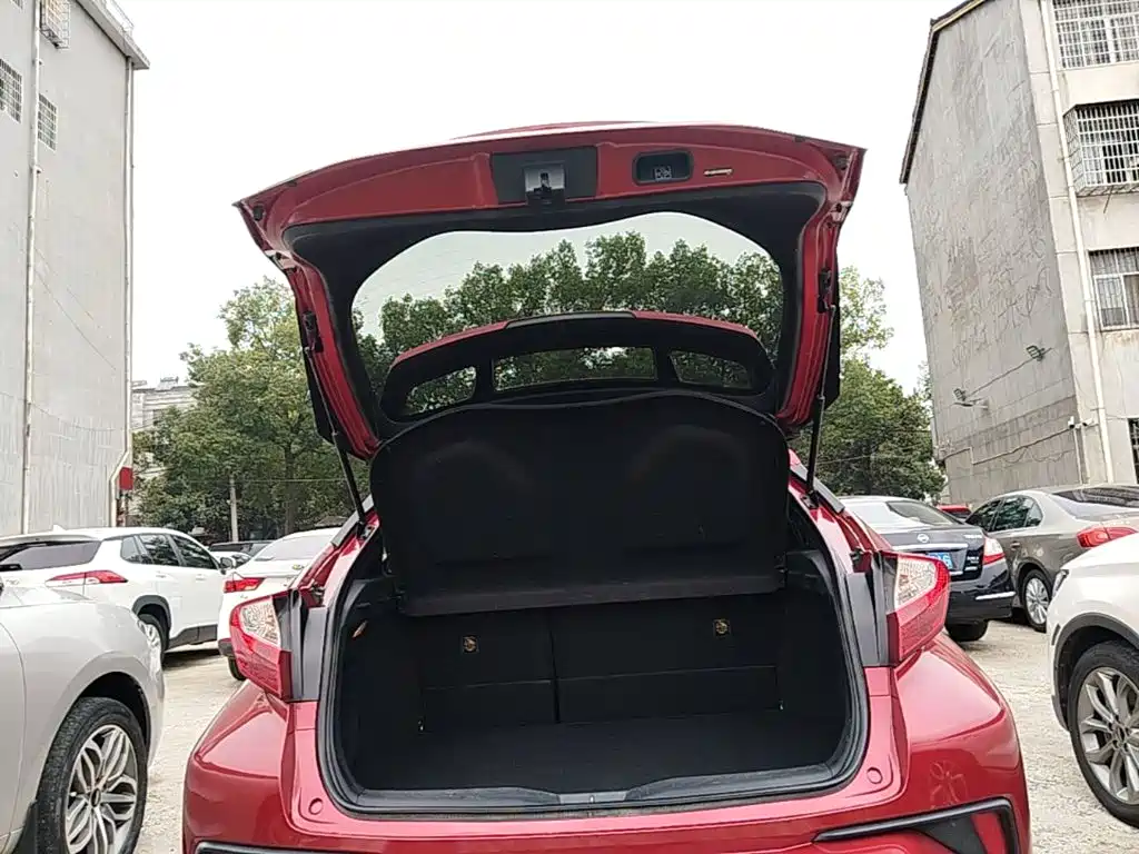 Toyota C-HR — миниатюра 19