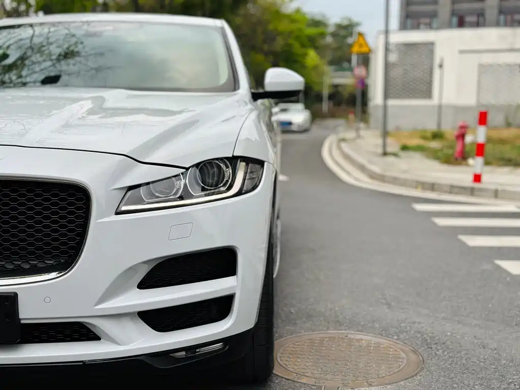 Jaguar F-Pace 2018 2.0T Premium