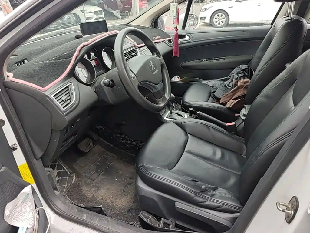 Peugeot 308 — миниатюра 15