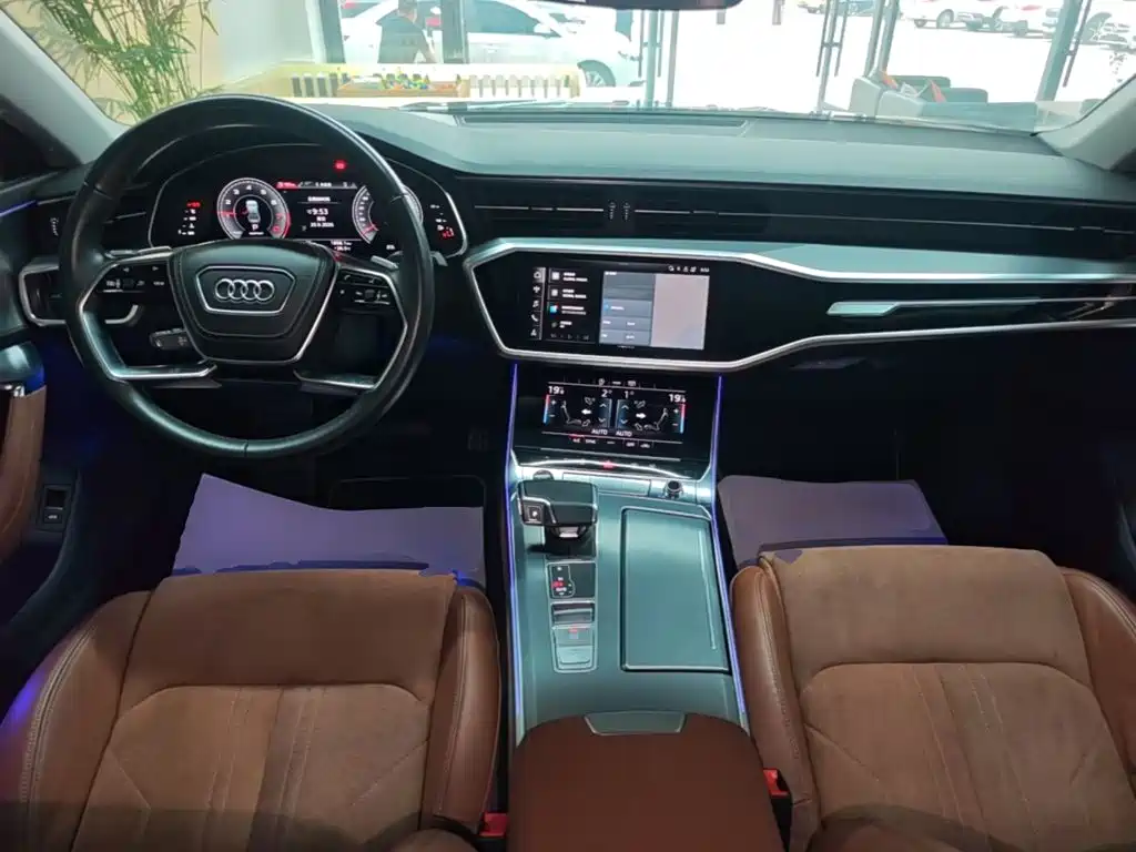 Audi A7L — миниатюра 10