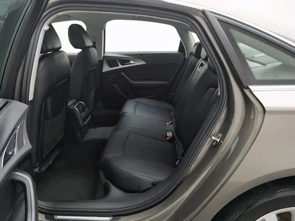 Audi A6L — миниатюра 15