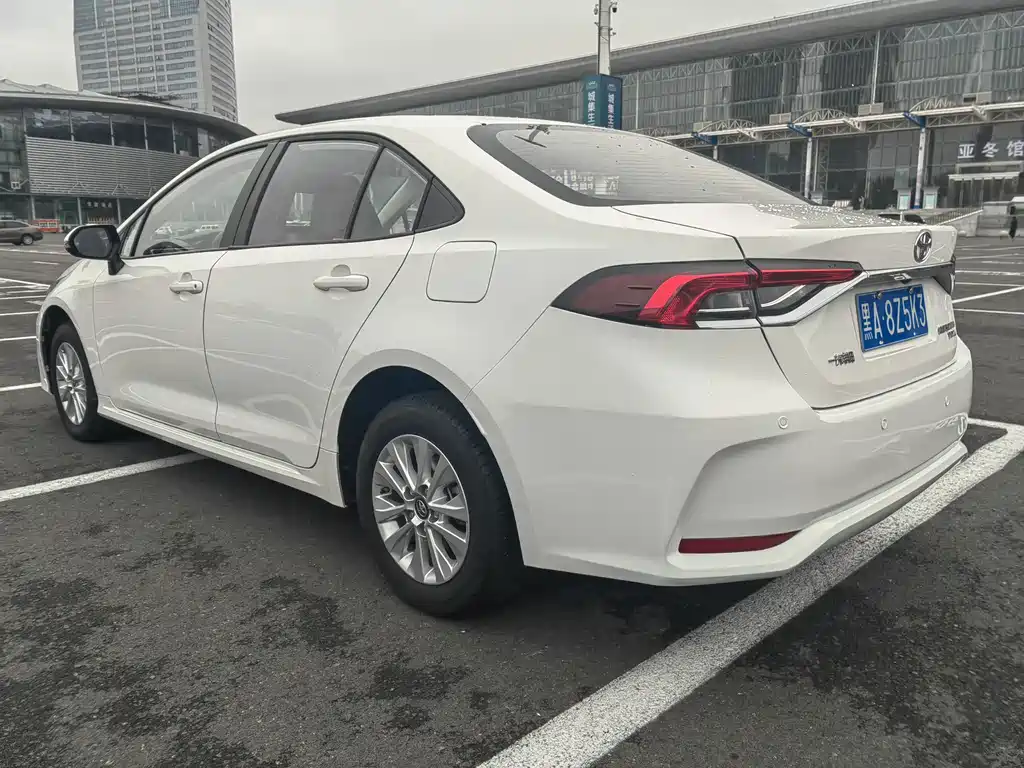 Toyota Corolla — миниатюра 6