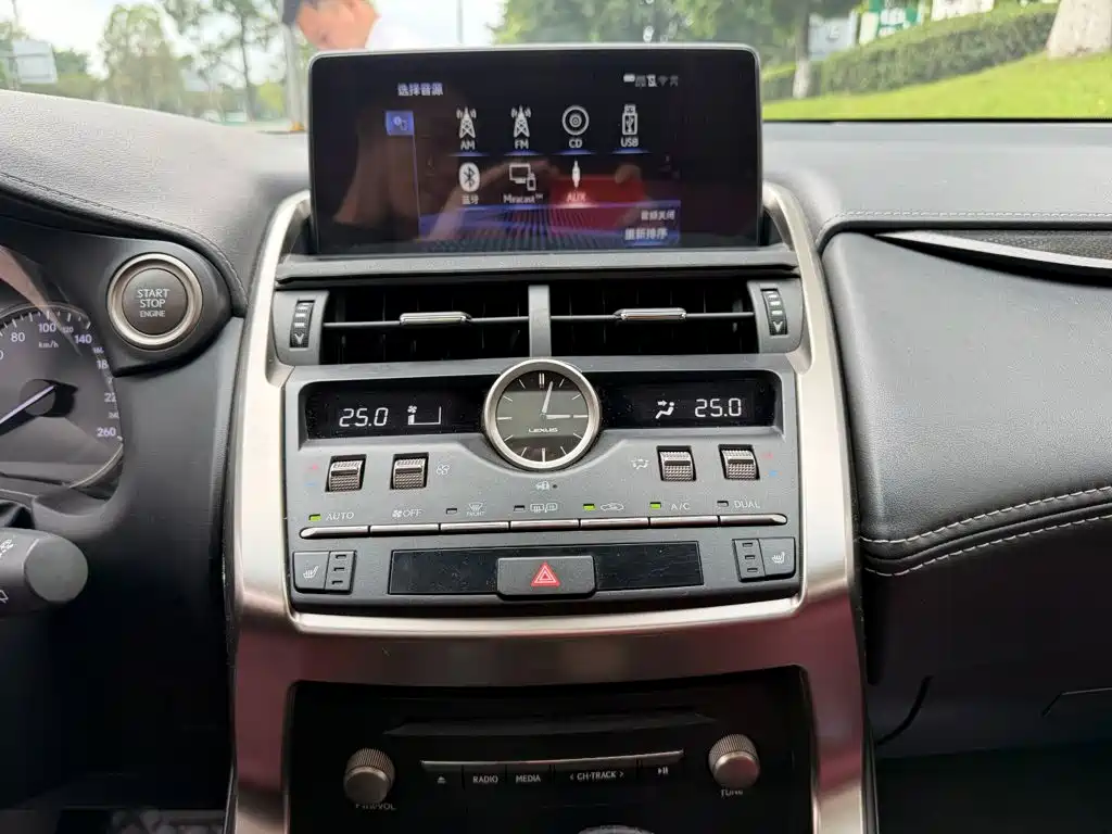 Lexus NX — миниатюра 10