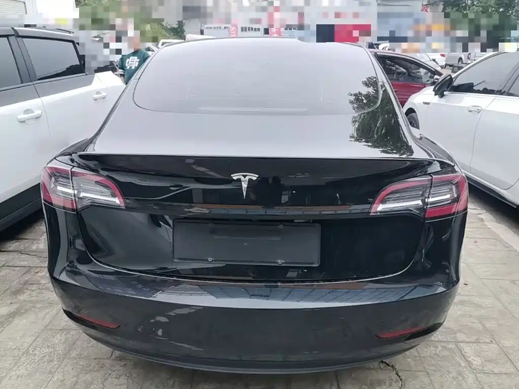 Tesla Model 3 — миниатюра 6