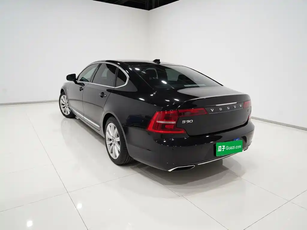 Volvo S90 — миниатюра 8