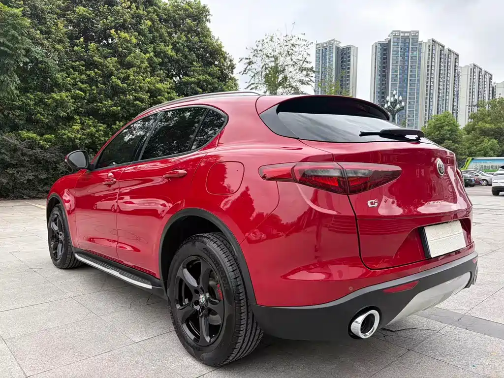 Alfa Romeo Stelvio — миниатюра 9