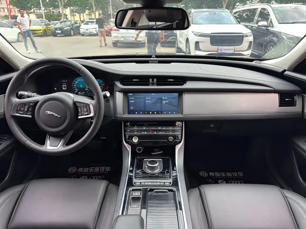 Jaguar XFL — миниатюра 11