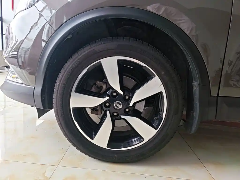 Nissan Qashqai — миниатюра 23